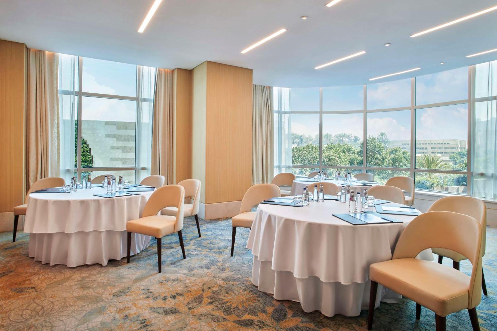 Hilton Nile Maadi Hotel 5*