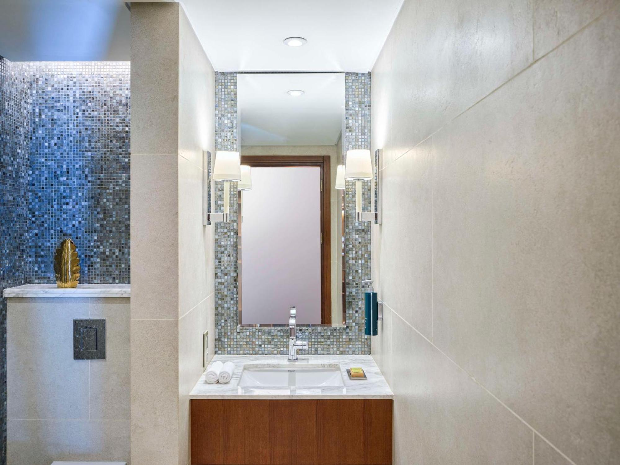 Hilton Nile Maadi Hotel