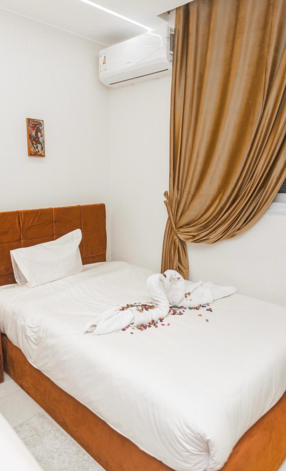 Hotel Experience Pyramids View 4*