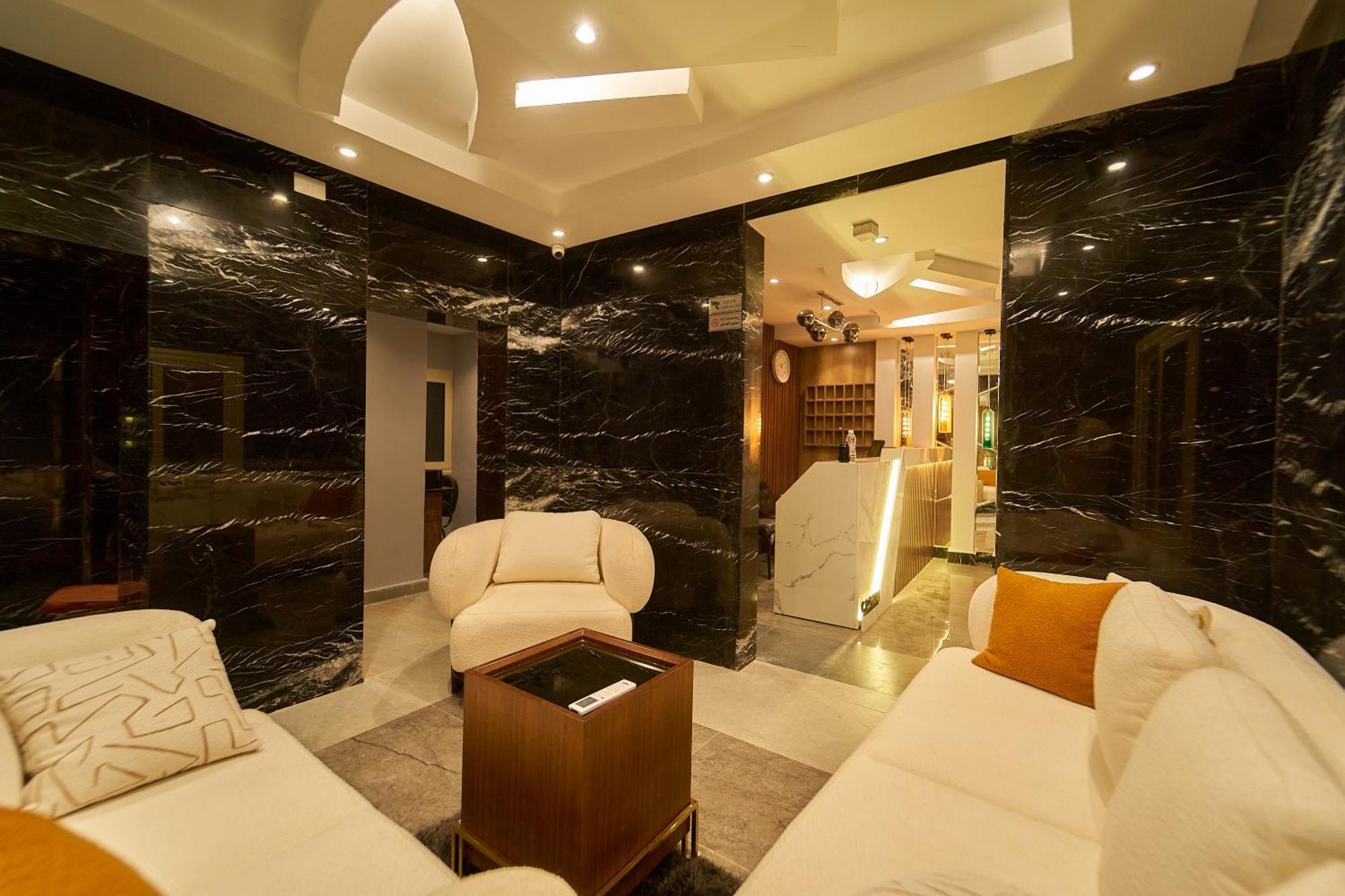Crown Pyramids View Hotel 3*