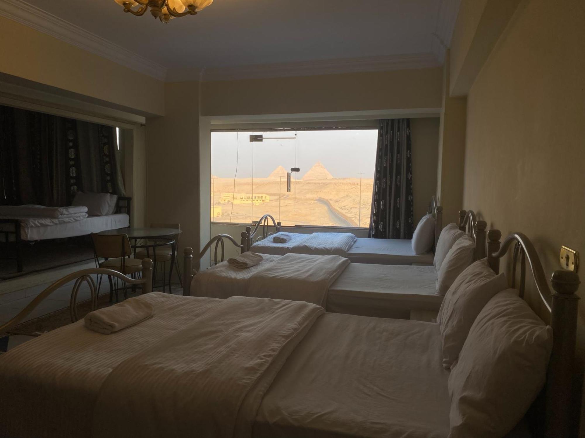 Pyramita Otel Ghatati