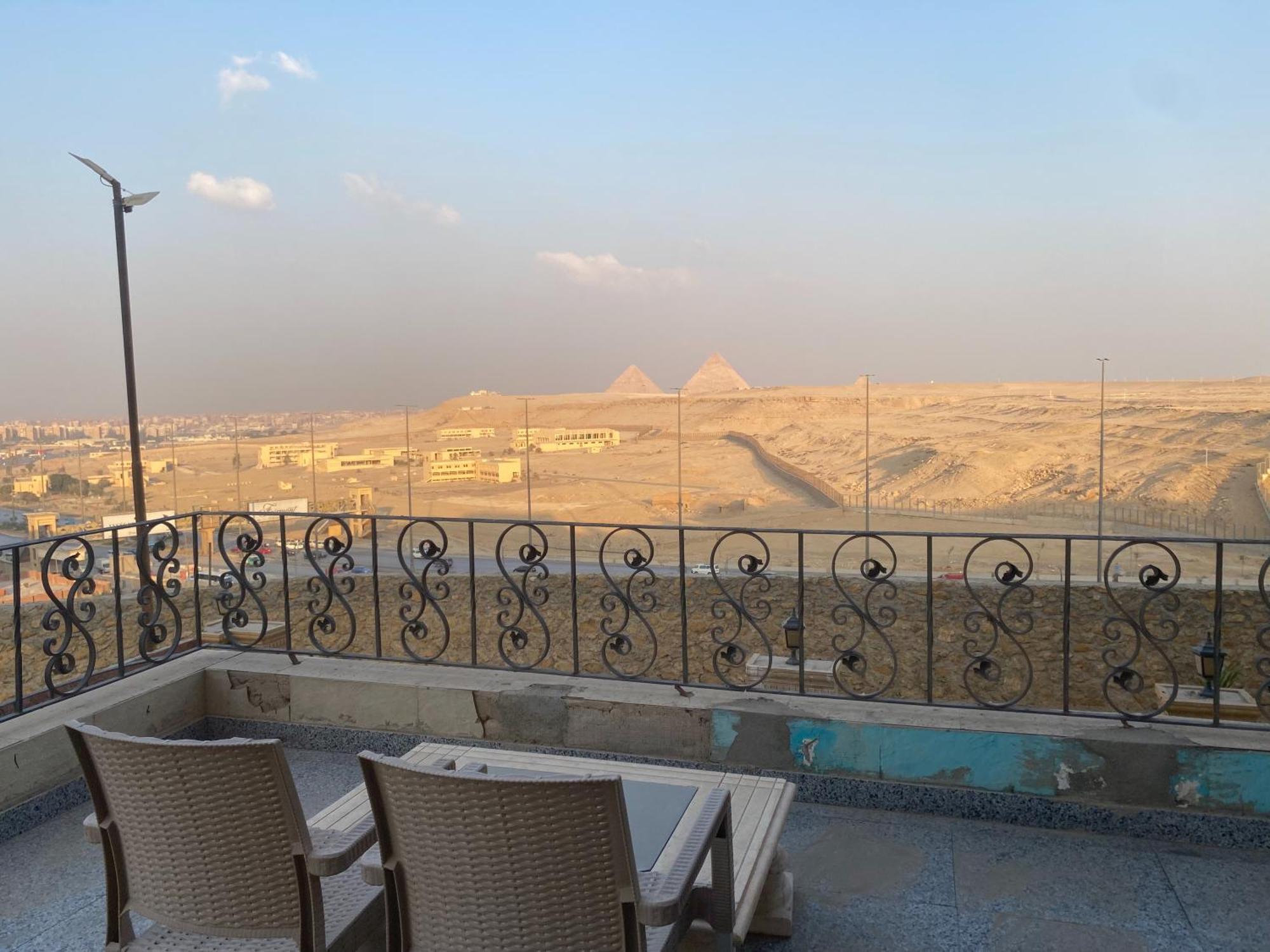 Otel Pyramita