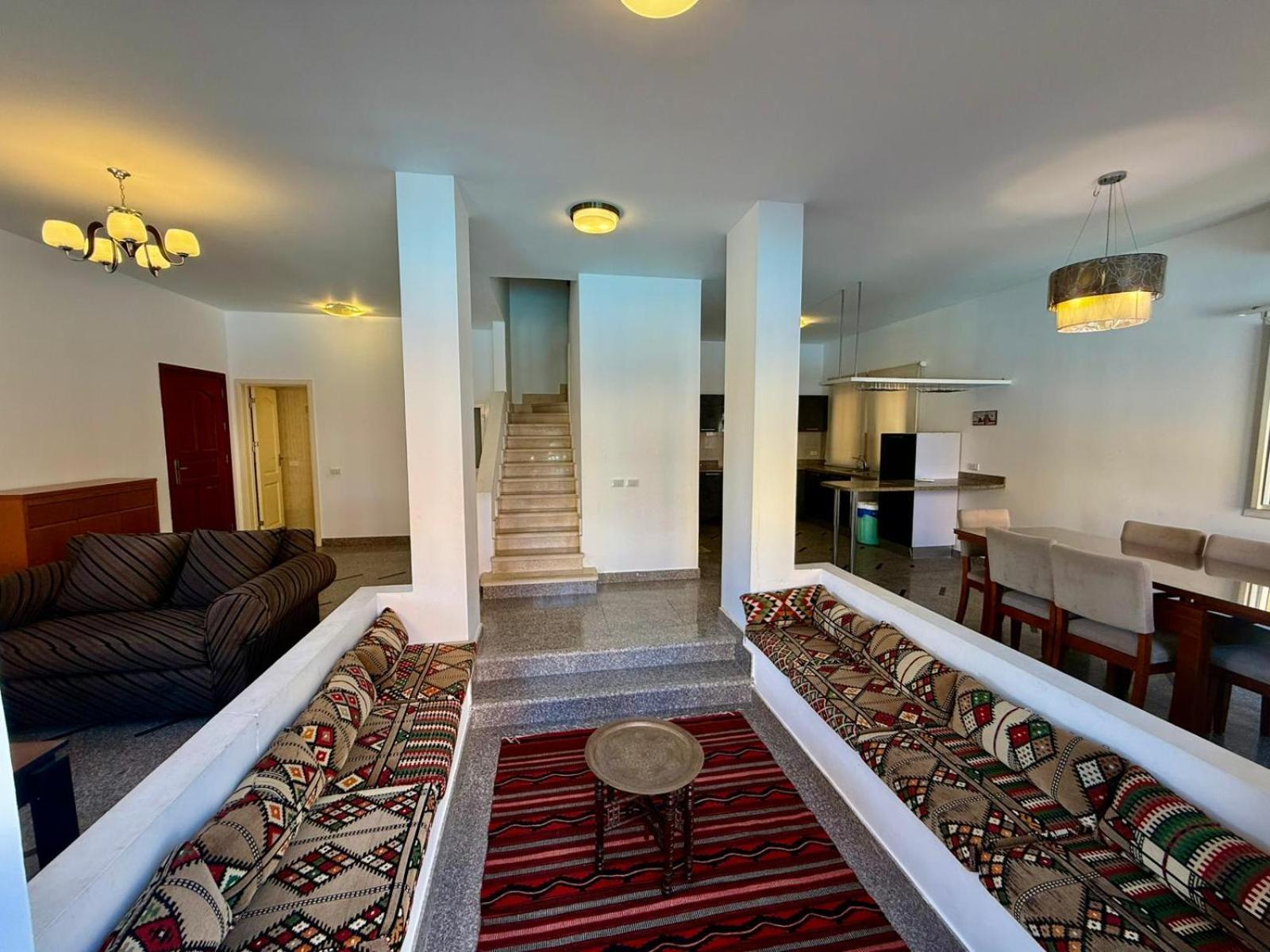 Luxury 4br Sea View Aldora Resort, Villa *