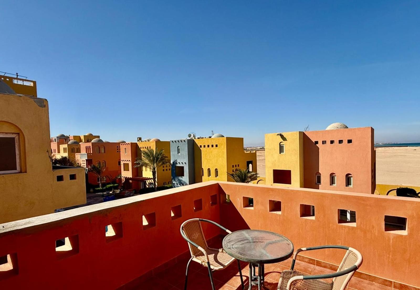 Luxury 4br Sea View Aldora Resort,