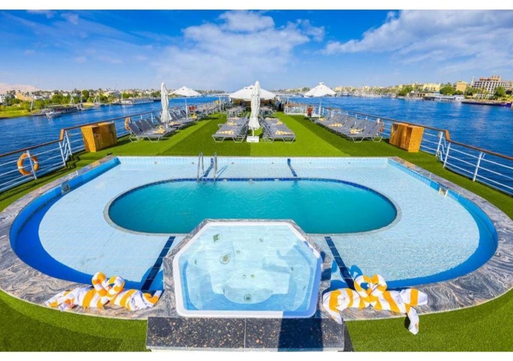 Hotel Nile Cruise To Aswan Every Monday, Thursday And Saturday And Trip To Abo Simple 5*