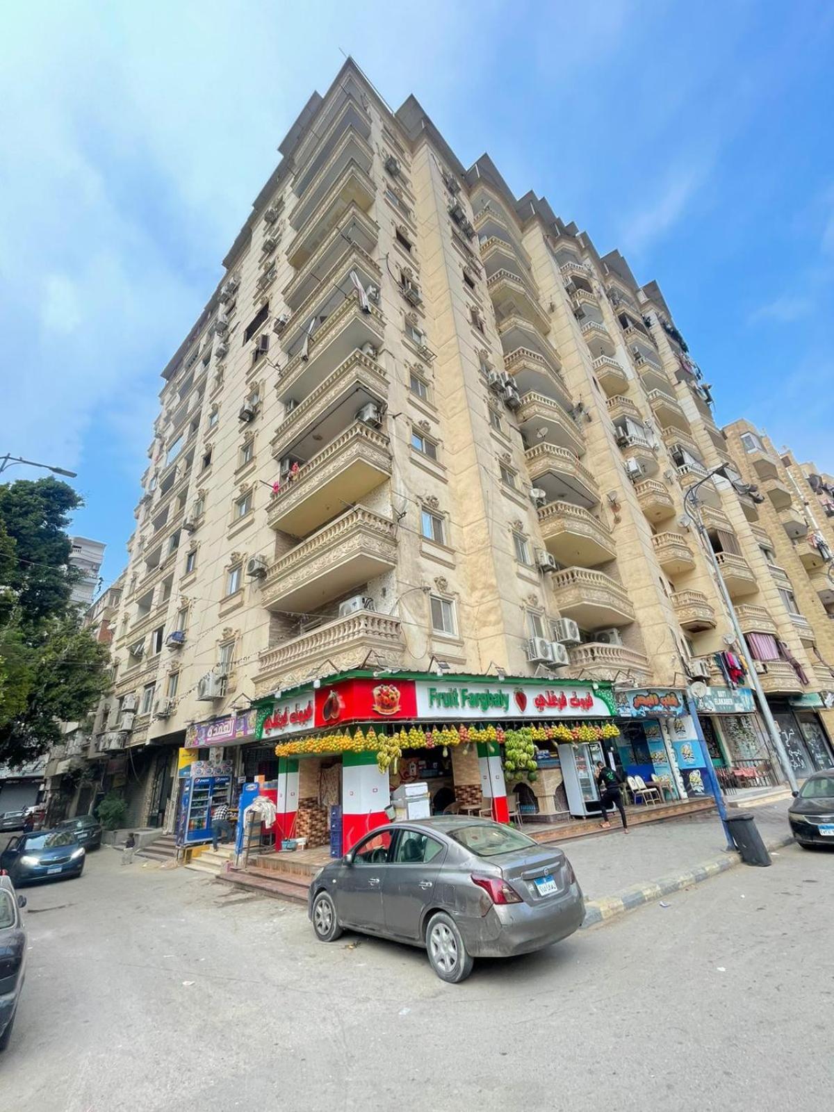 Imperial Pyramids View Nazlet el-Sisi