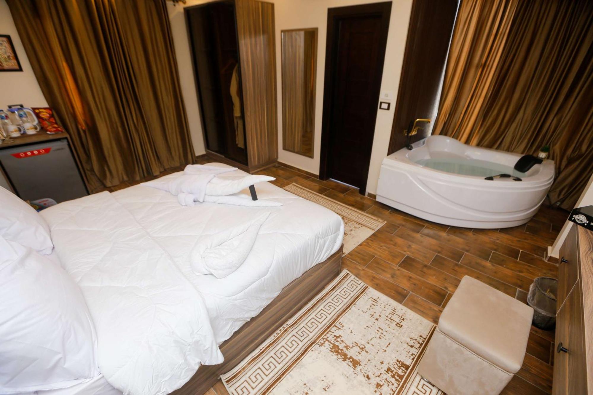 Bed & Breakfast Imperial Pyramids View *