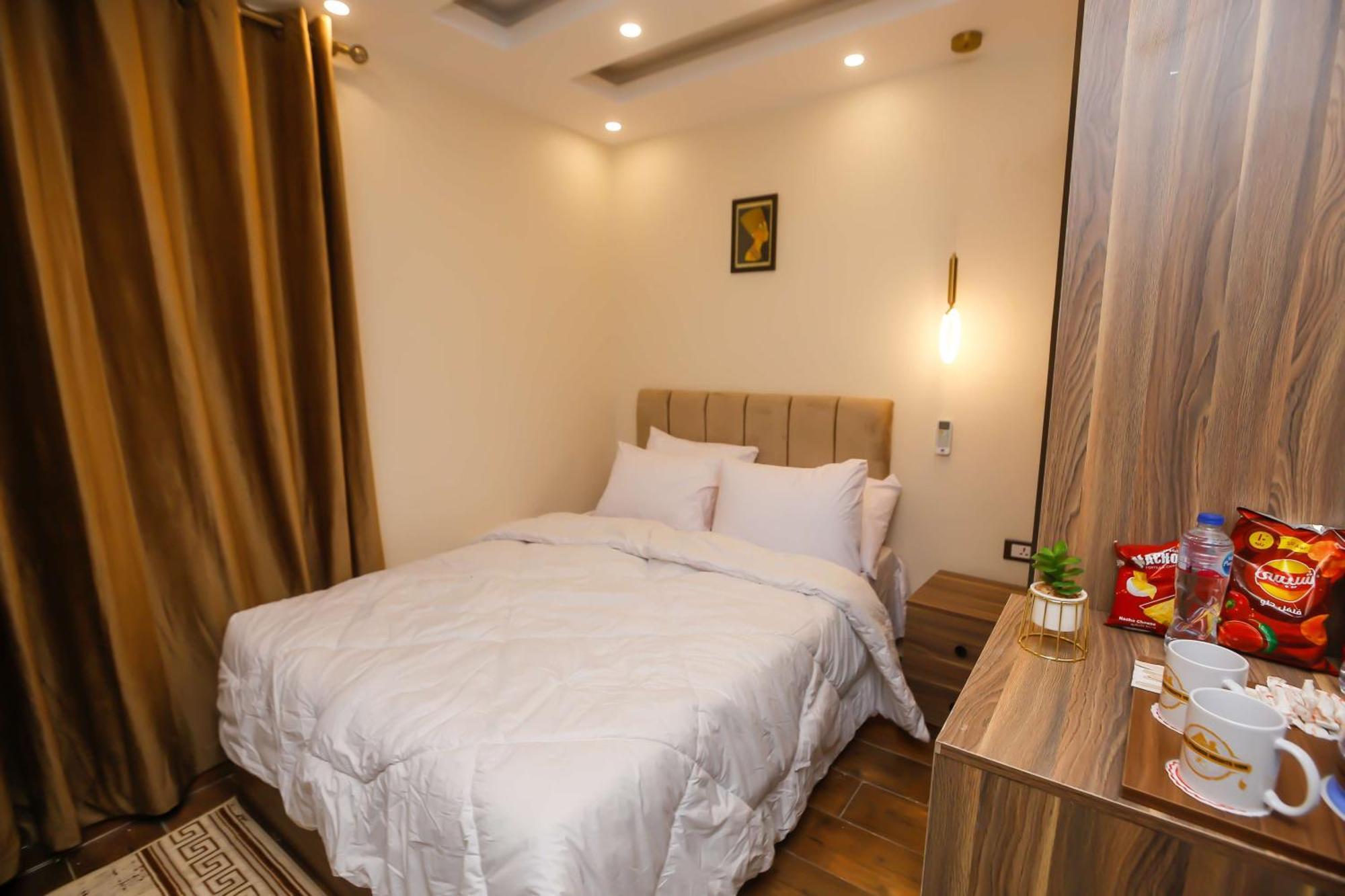 Bed & Breakfast Imperial Pyramids View
