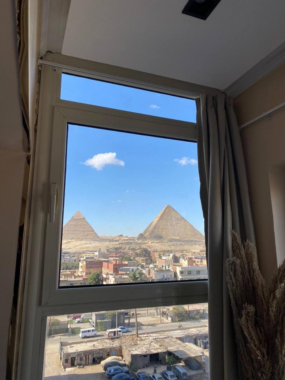 Moonlight Pyramids View Hotel