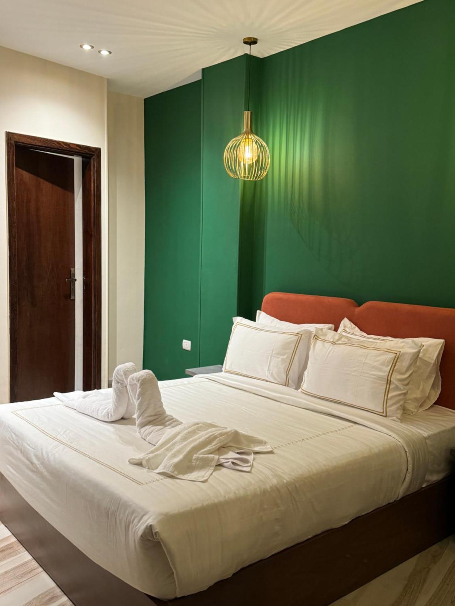 Almas Pyramids Hotel Kafrat al Jabal