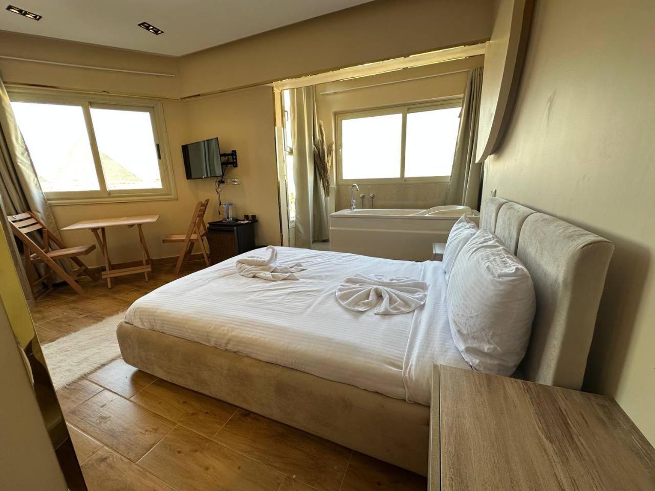 Moonlight Pyramids View 4* Kafret el-Gabal