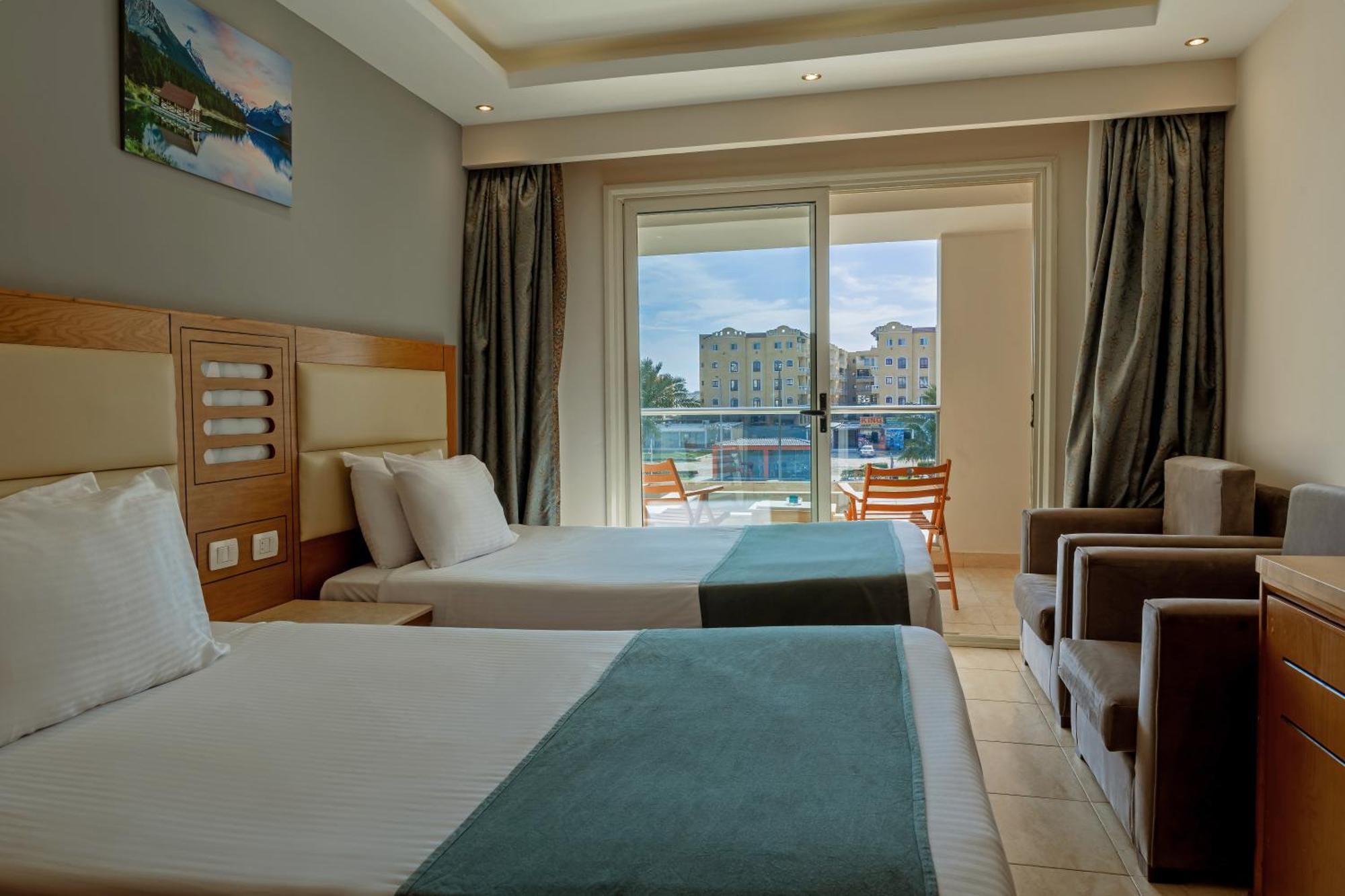 Complex Sunrise Alora Aqua Park 4*
