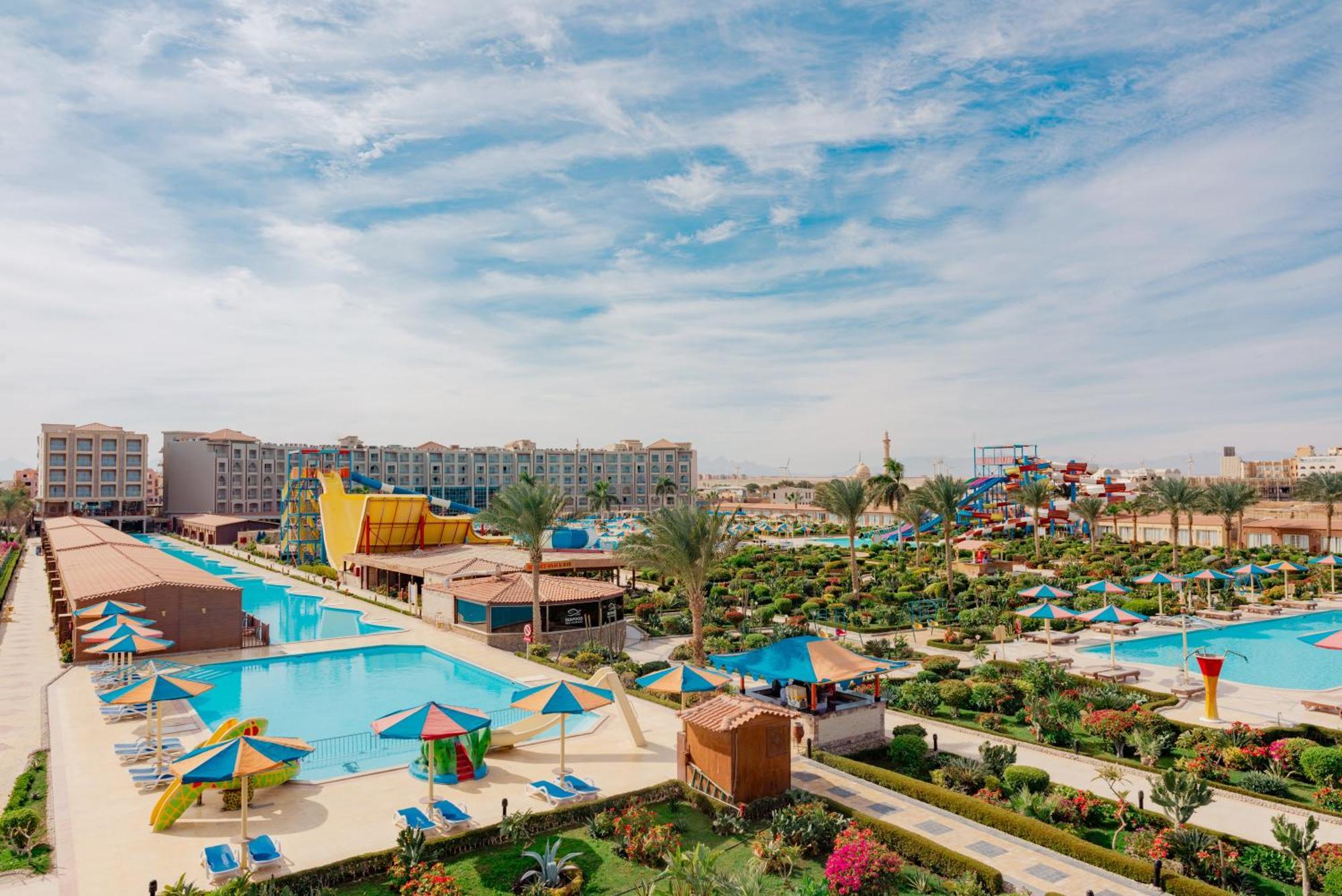 Complex Sunrise Alora Aqua Park