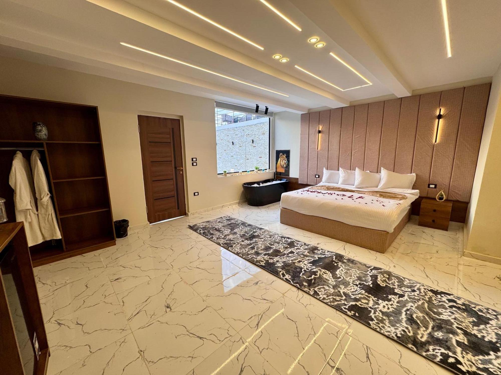 New Golf Pyramids View Kafrat al Jabal