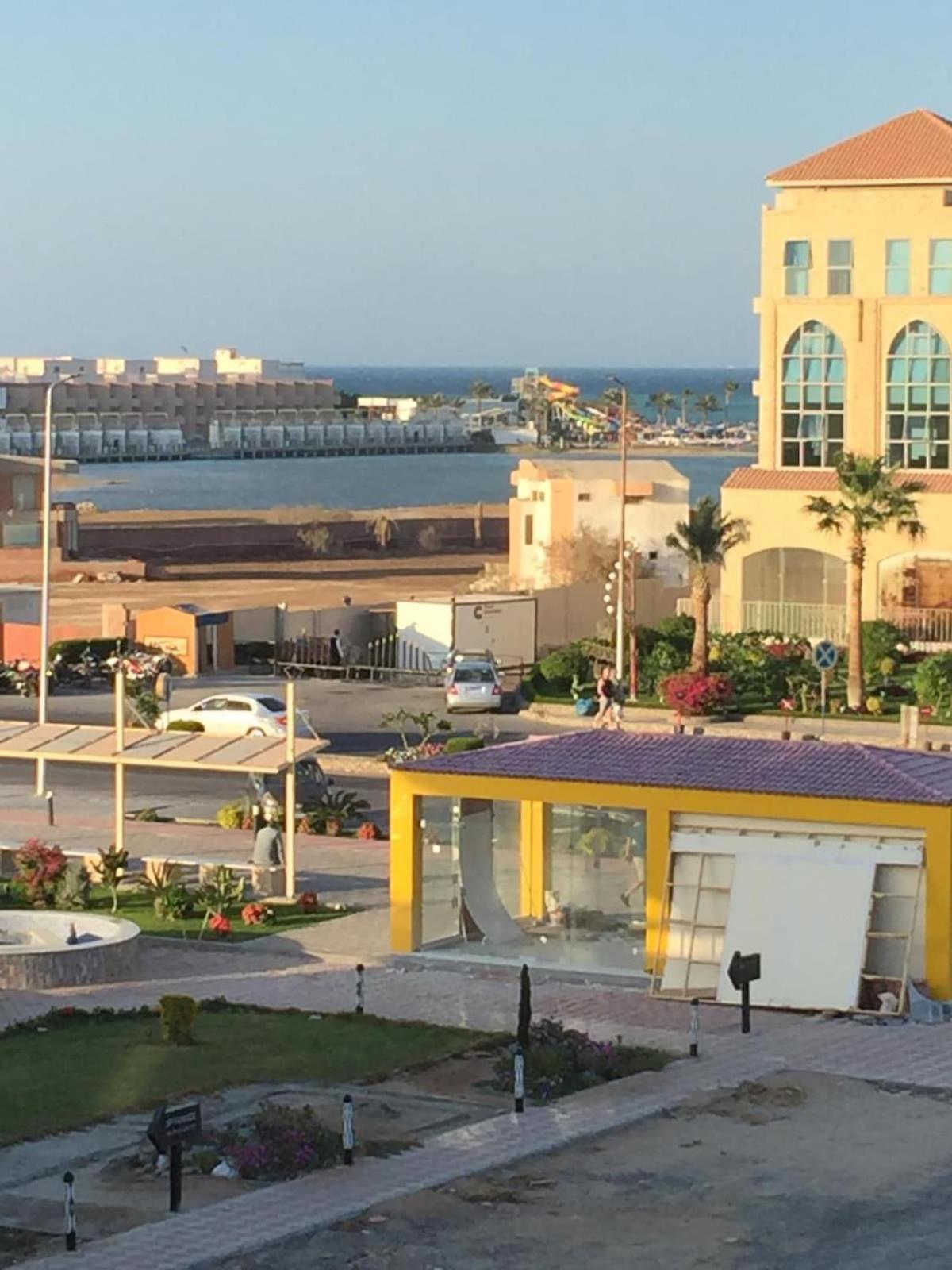 Cozy With Red Sea View