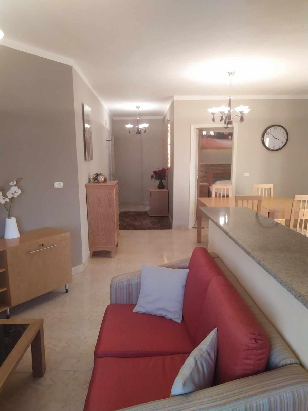 Apartment Cozy With Red Sea View