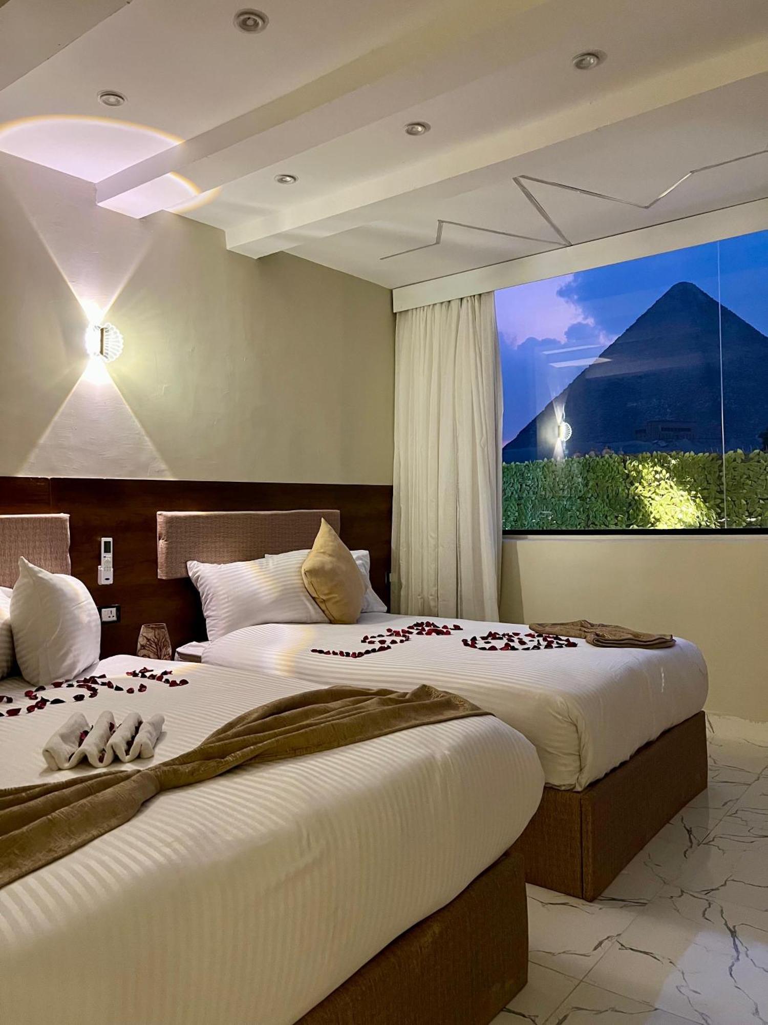 New Golf Pyramids View 3*