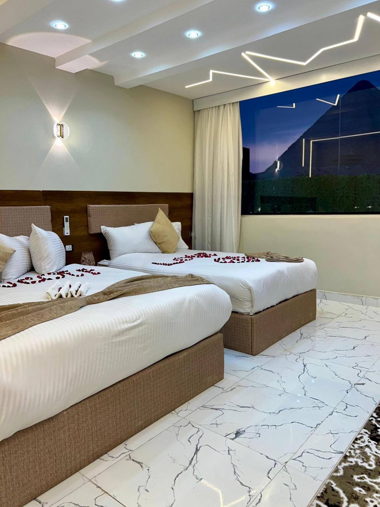 Hotel New Golf Pyramids View