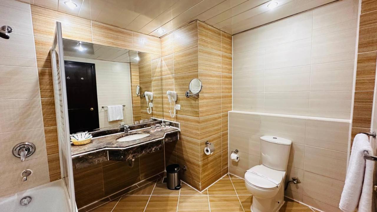 Regency Plaza Aqua Park And