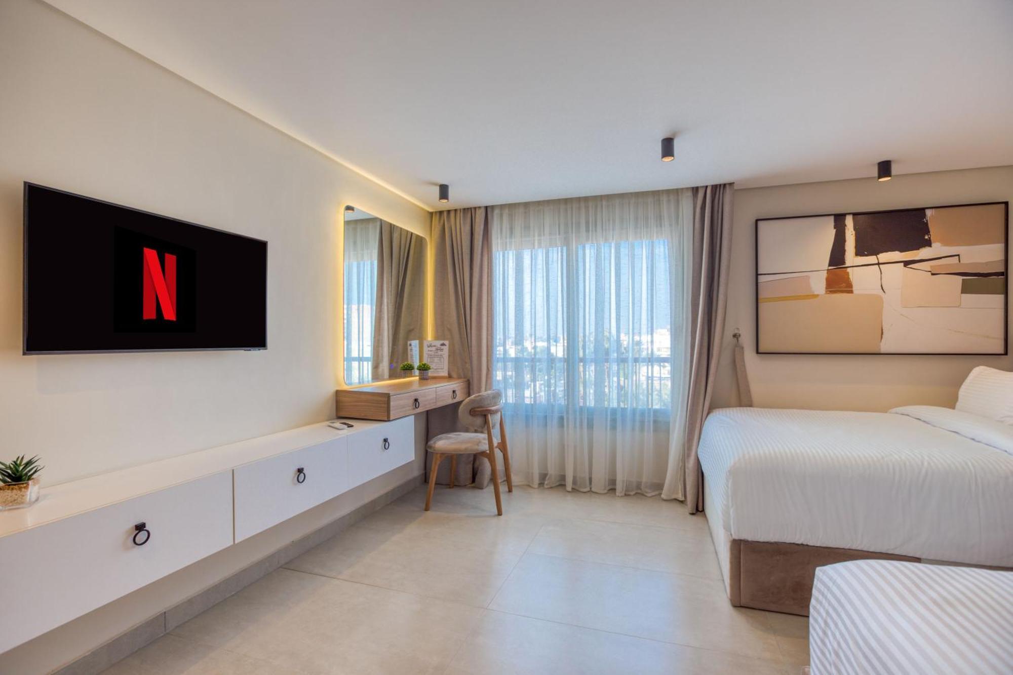 Galaxy Pyramids View Hotel