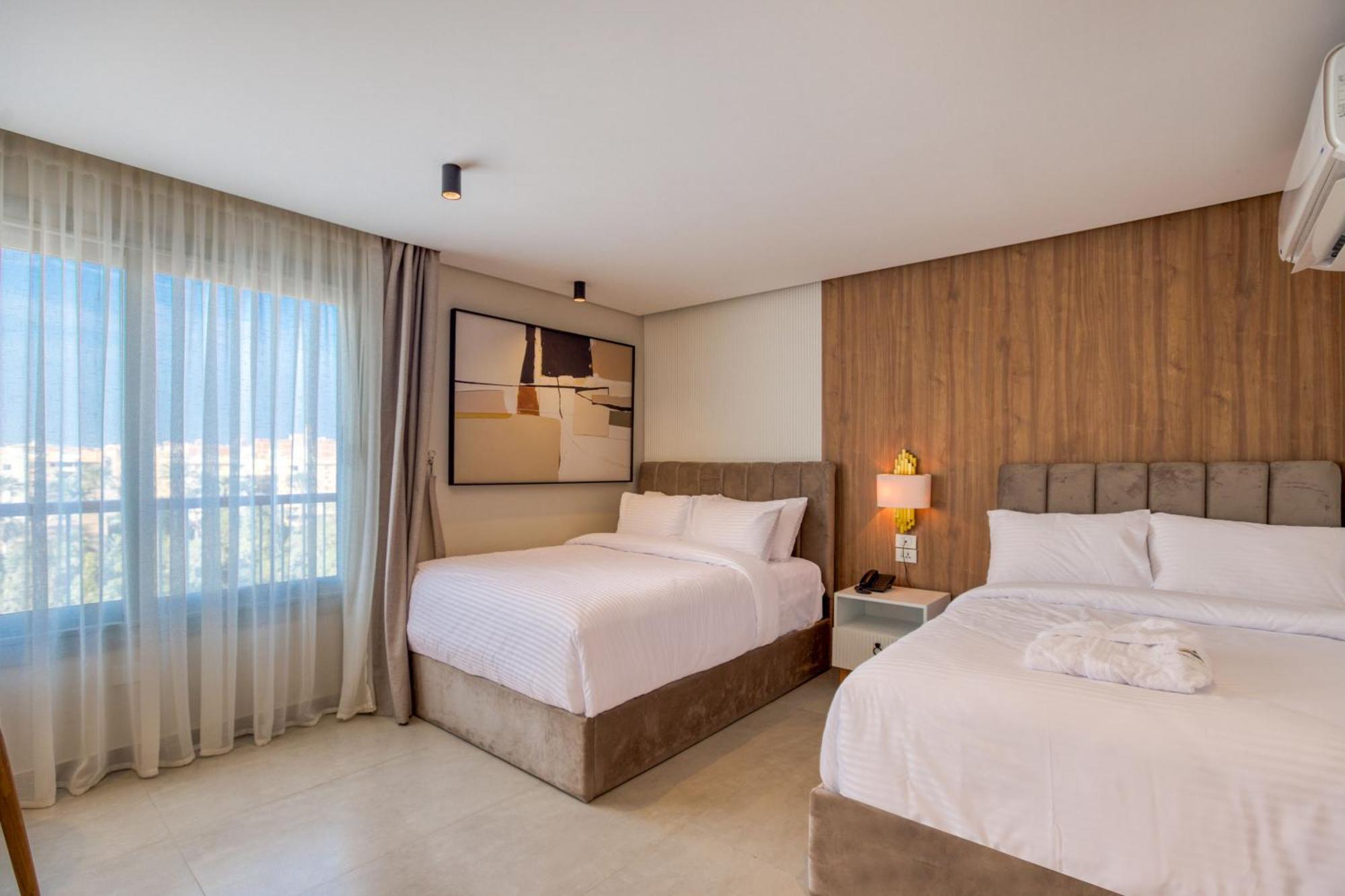 Galaxy Pyramids View Hotel *