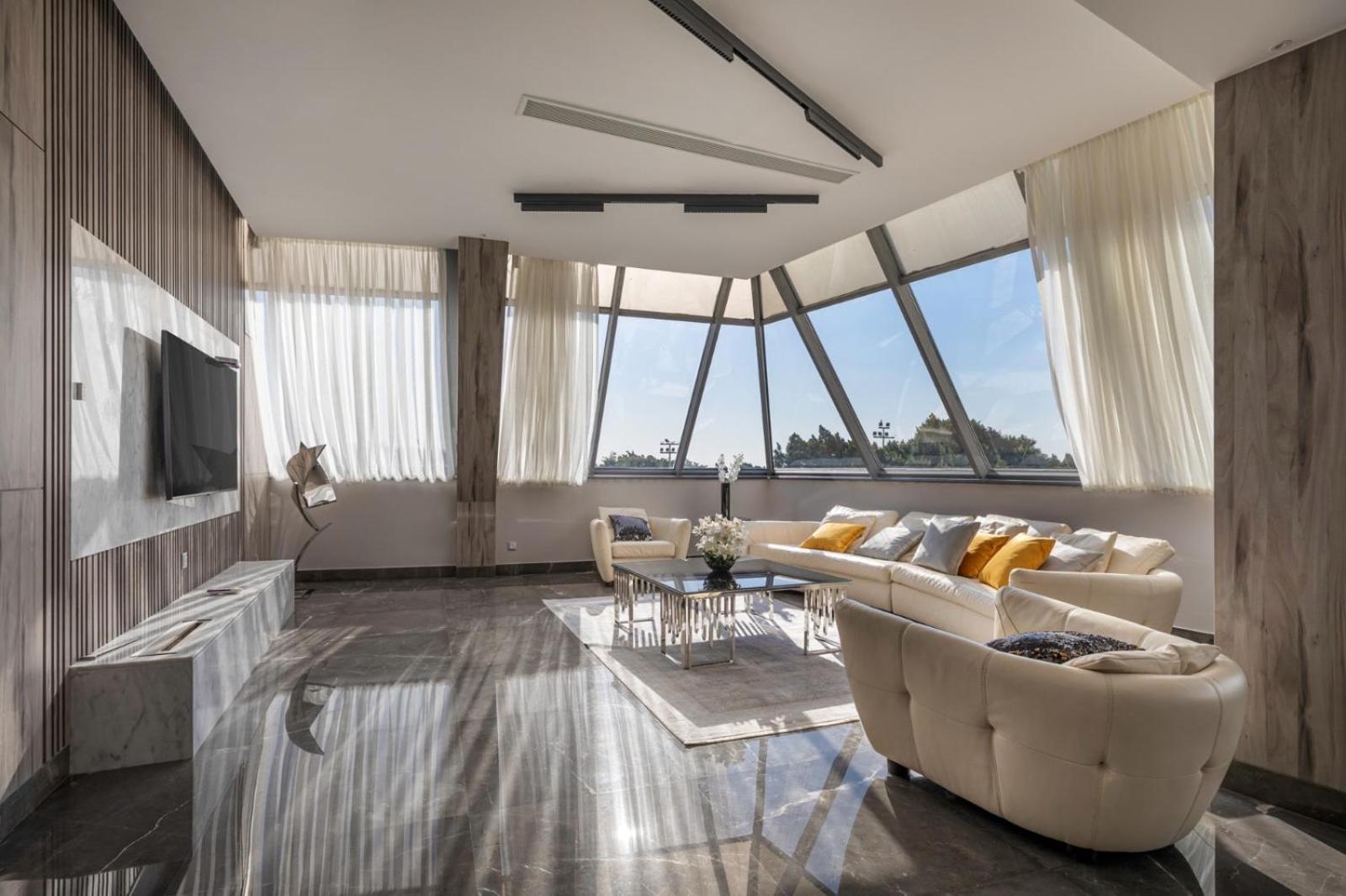 Luxurious Penthouse At The Jw Marriott