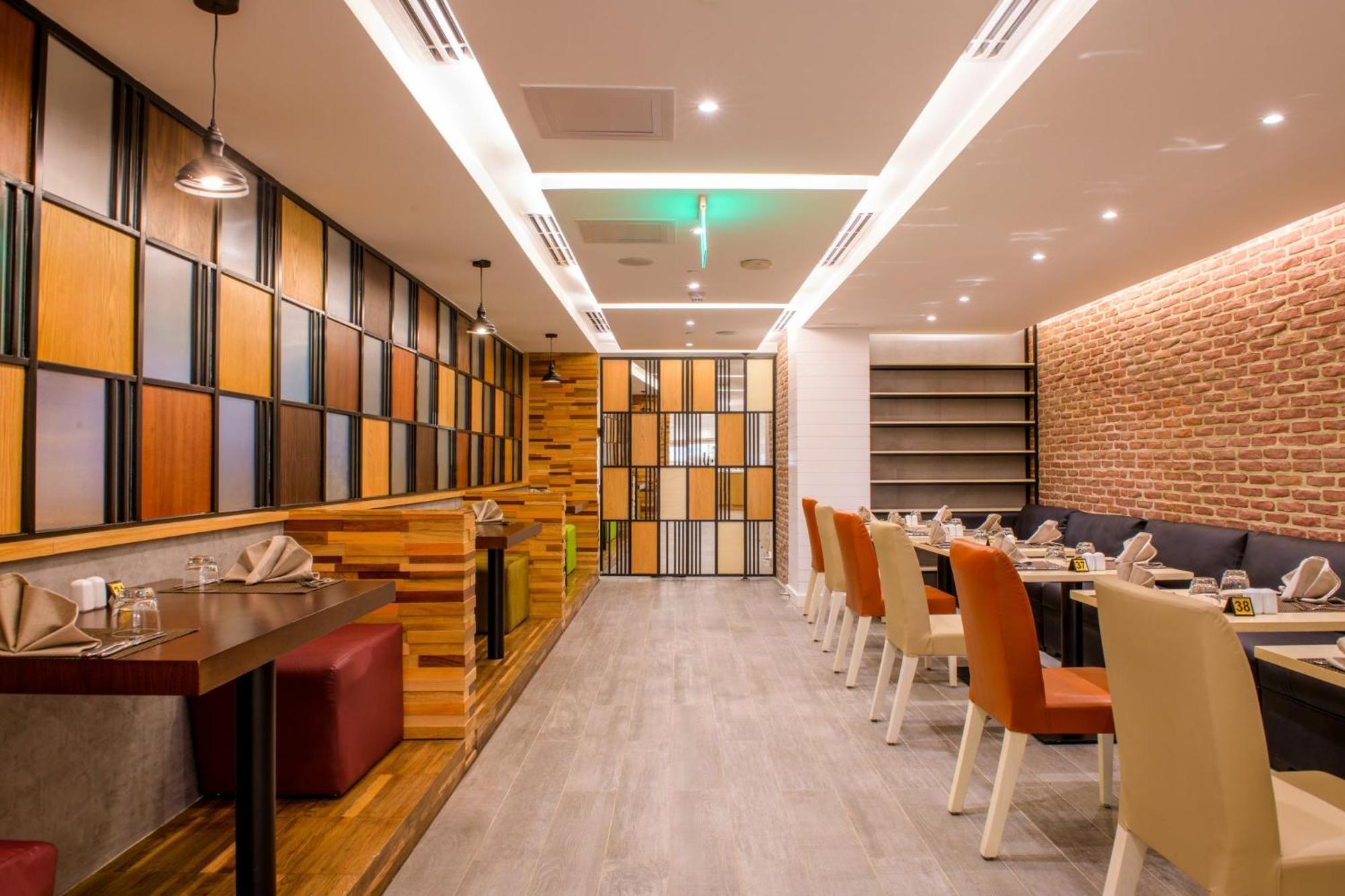Holiday Maadi By Ihg Hotel 5*