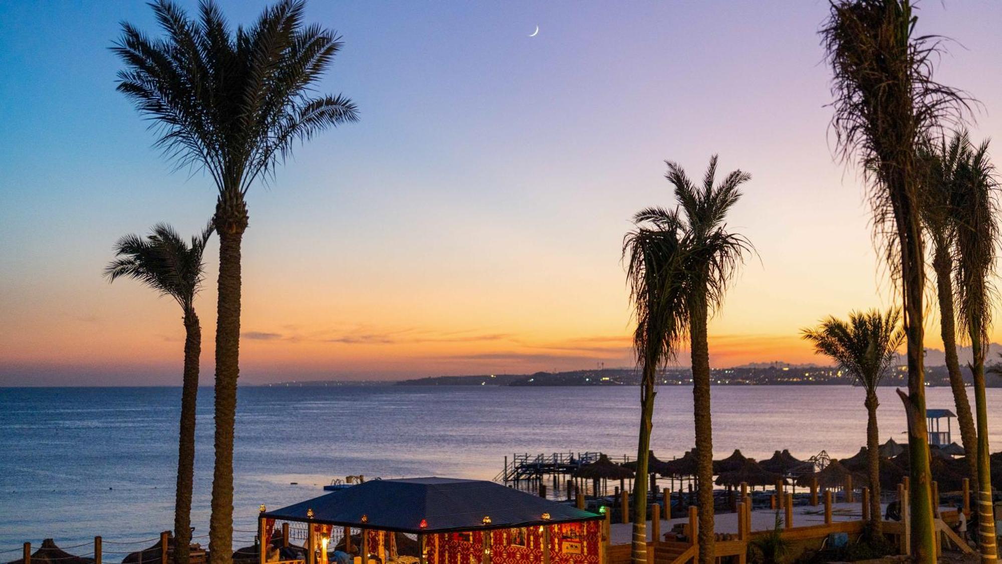 Sunrise Remal Beach Resort 5*