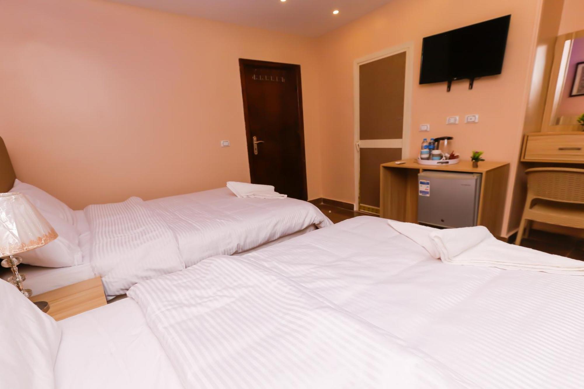 Otel Pyramids Express View