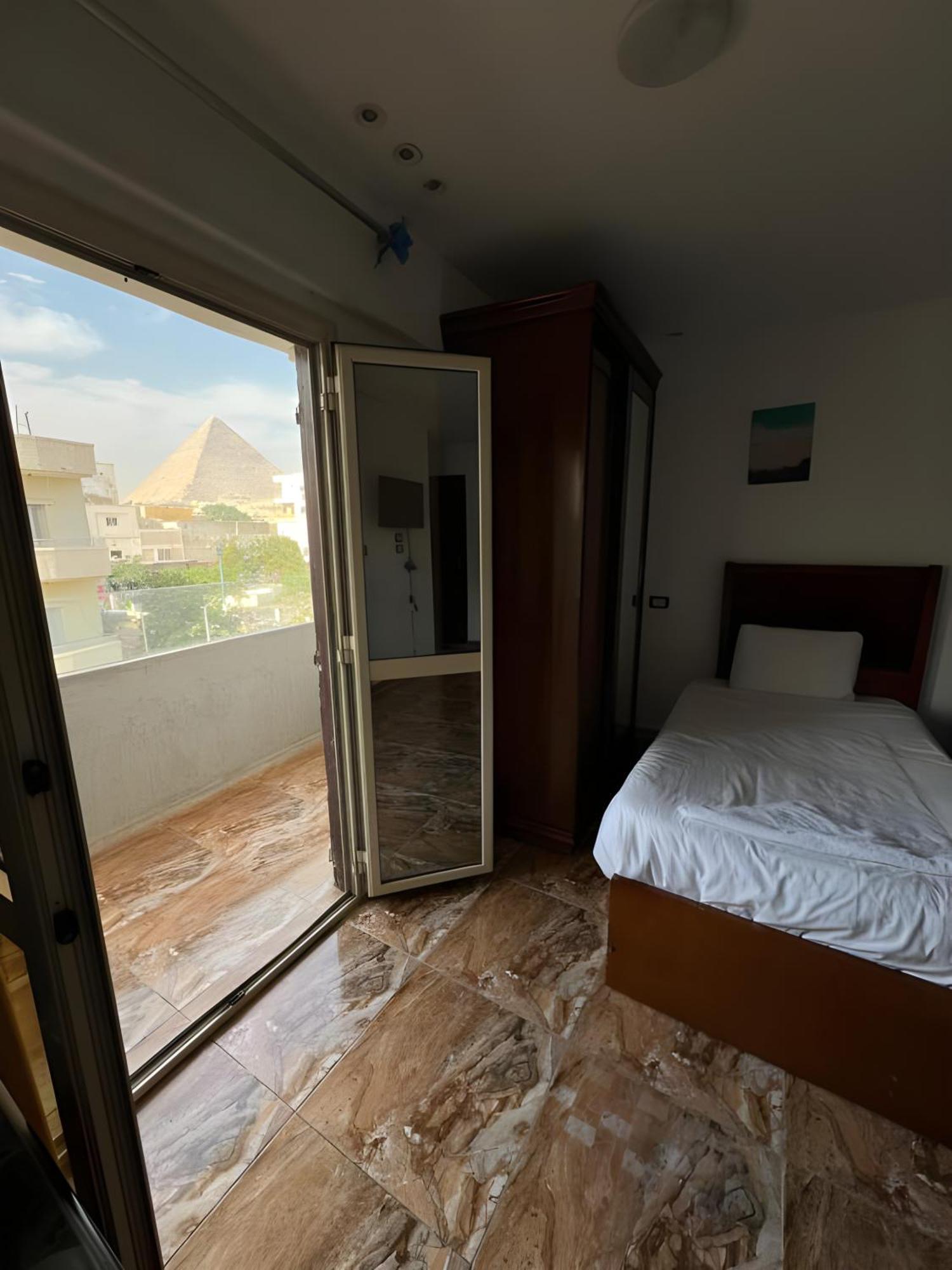 Golden Pyramids Of The Middle East Hotel 3*