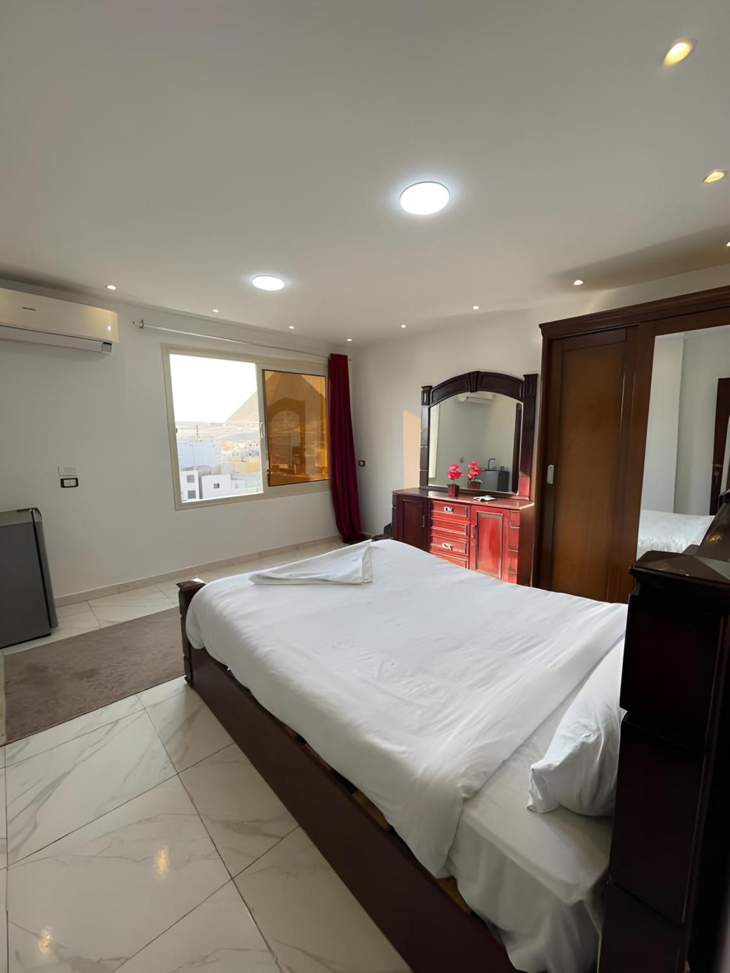 Golden Pyramids Of The Middle East 3* Kafrat al Jabal
