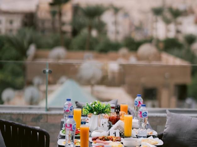 Tuya Pyramid View Hotel *