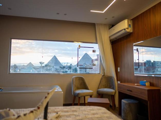 Tuya Pyramid View Hotel *