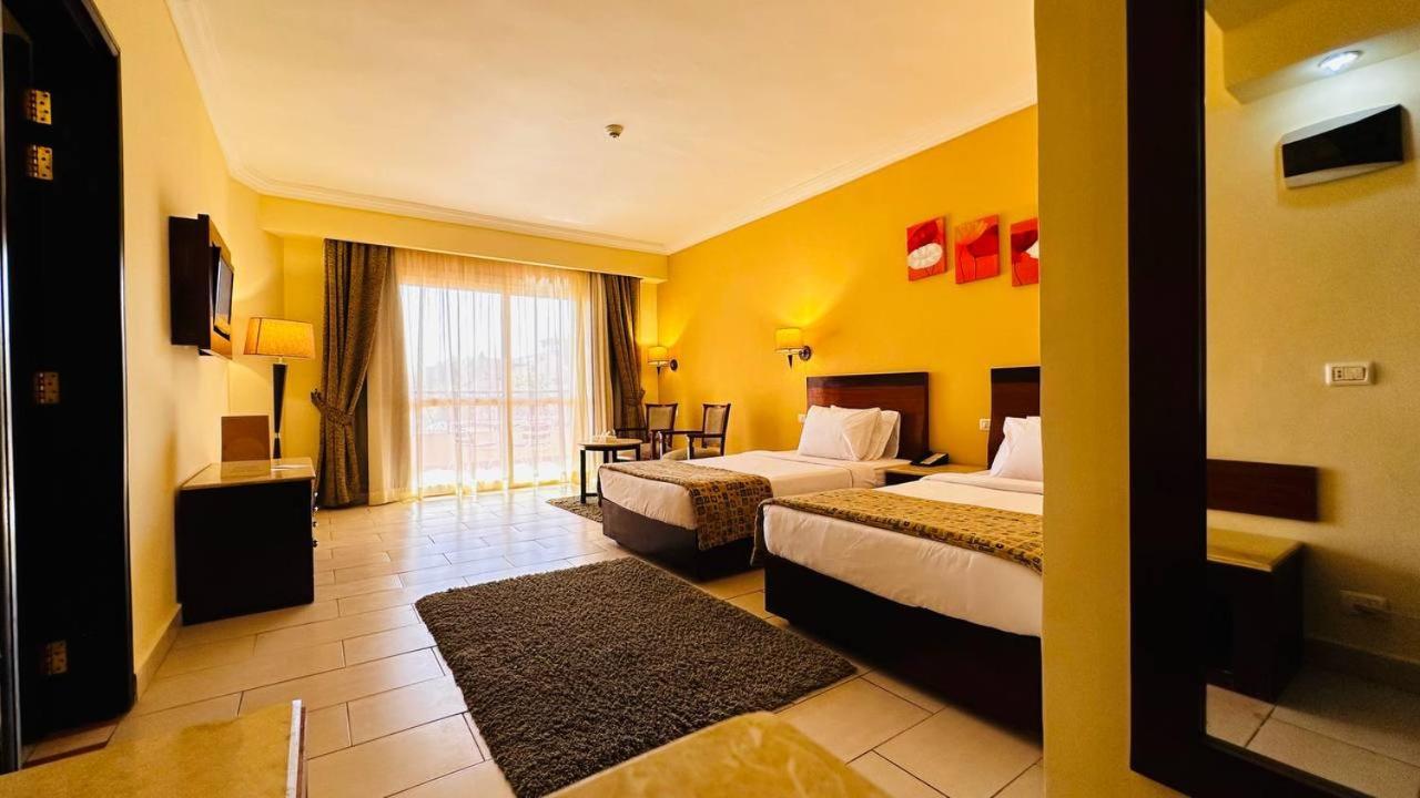 Regency Plaza Aqua Park And Resort 4*