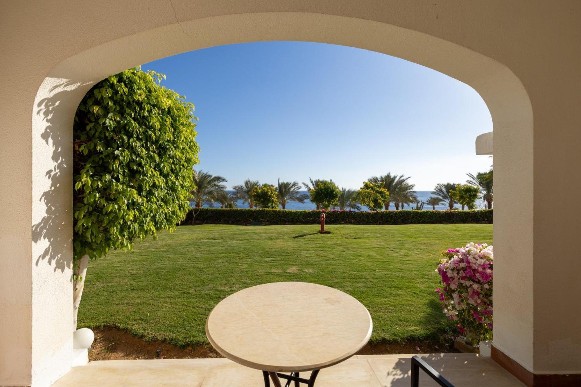 Hotel Continental Plaza 4*