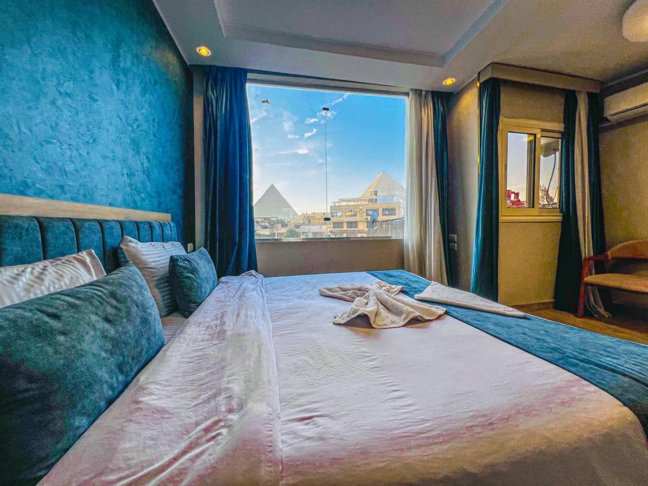 Reds Pyramids View 3* Cairo