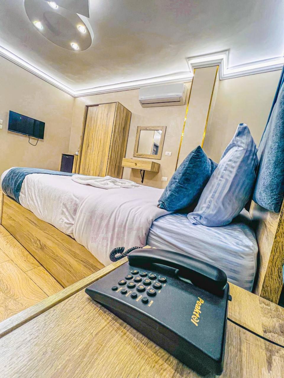 Hotel Reds Pyramids View Cairo