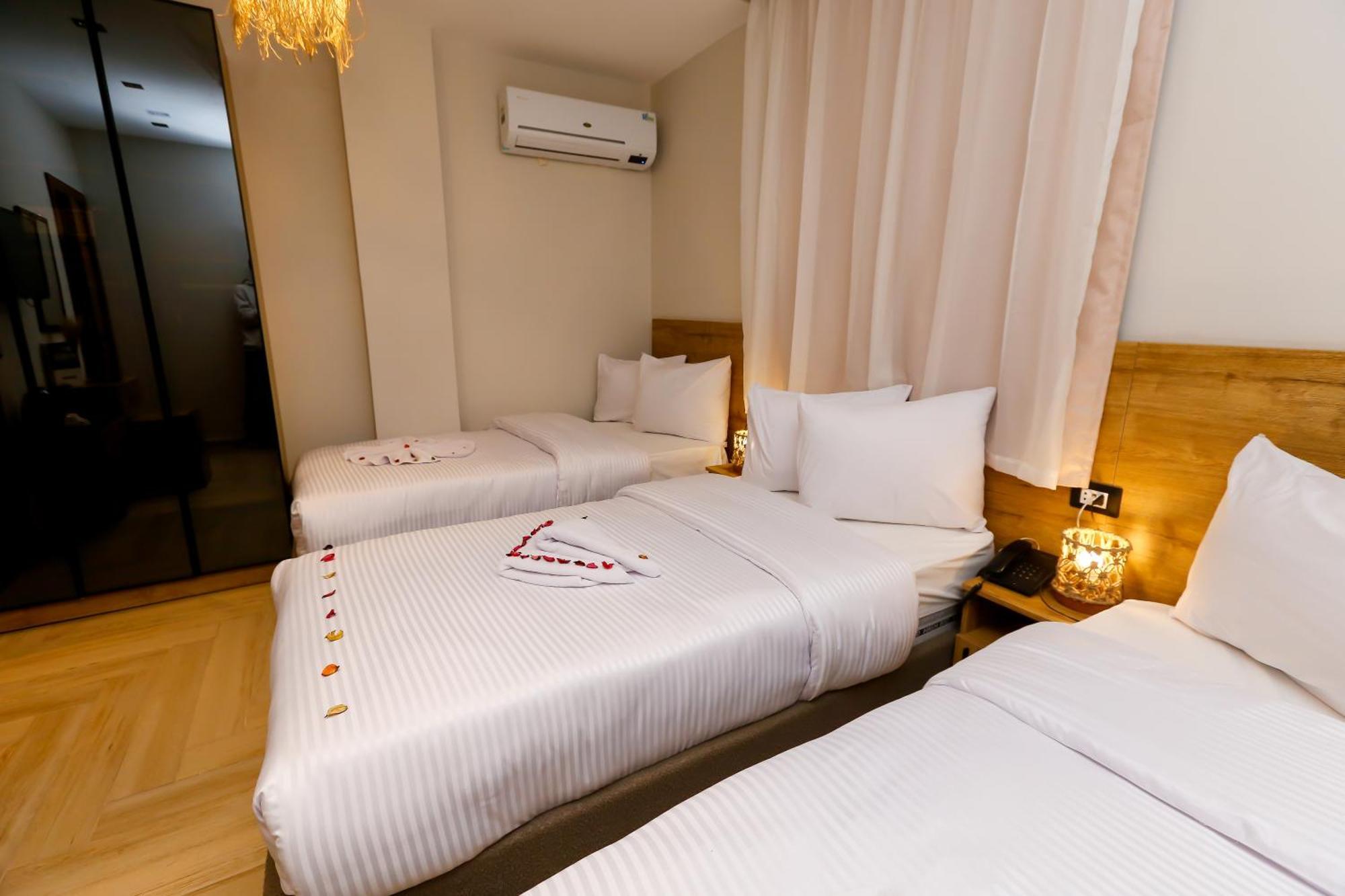 Aparthotel Rixoss Tower Pyramids View