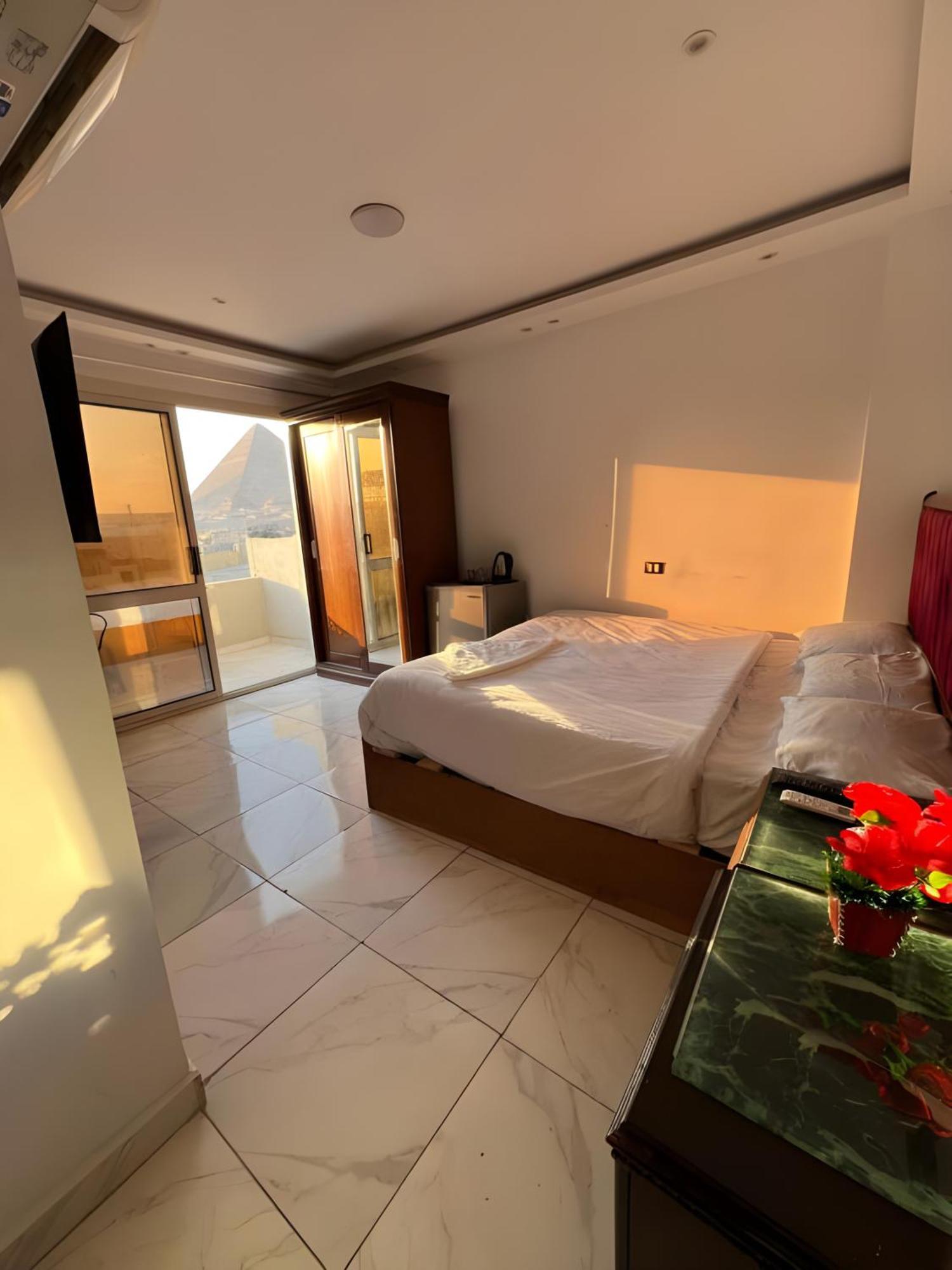 Golden Pyramids Of The Middle East 3* Kafrat al Jabal
