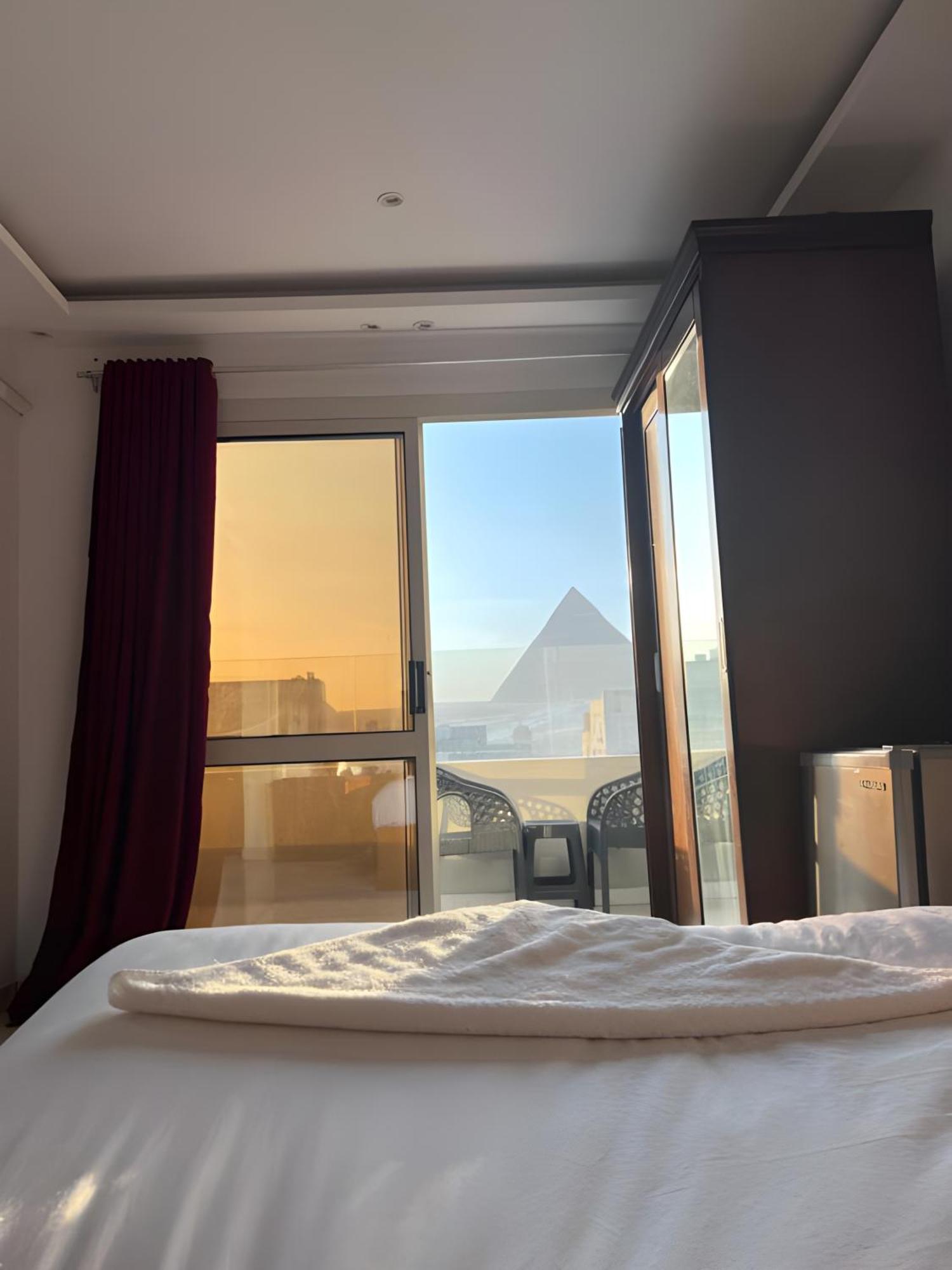 Golden Pyramids Of The Middle East Hotel 3*