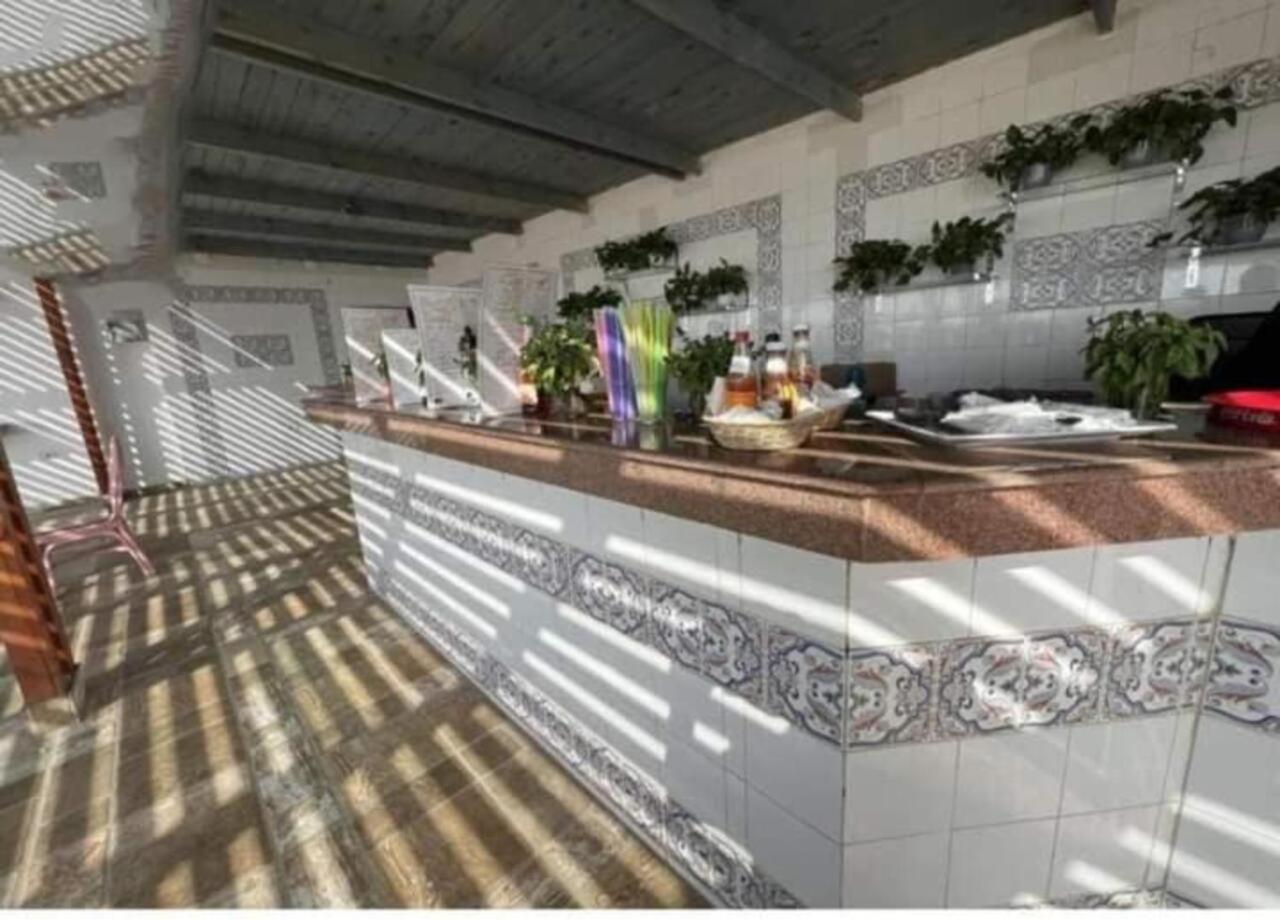 Luxury Modern Near Airport & Downtown Apartment *
