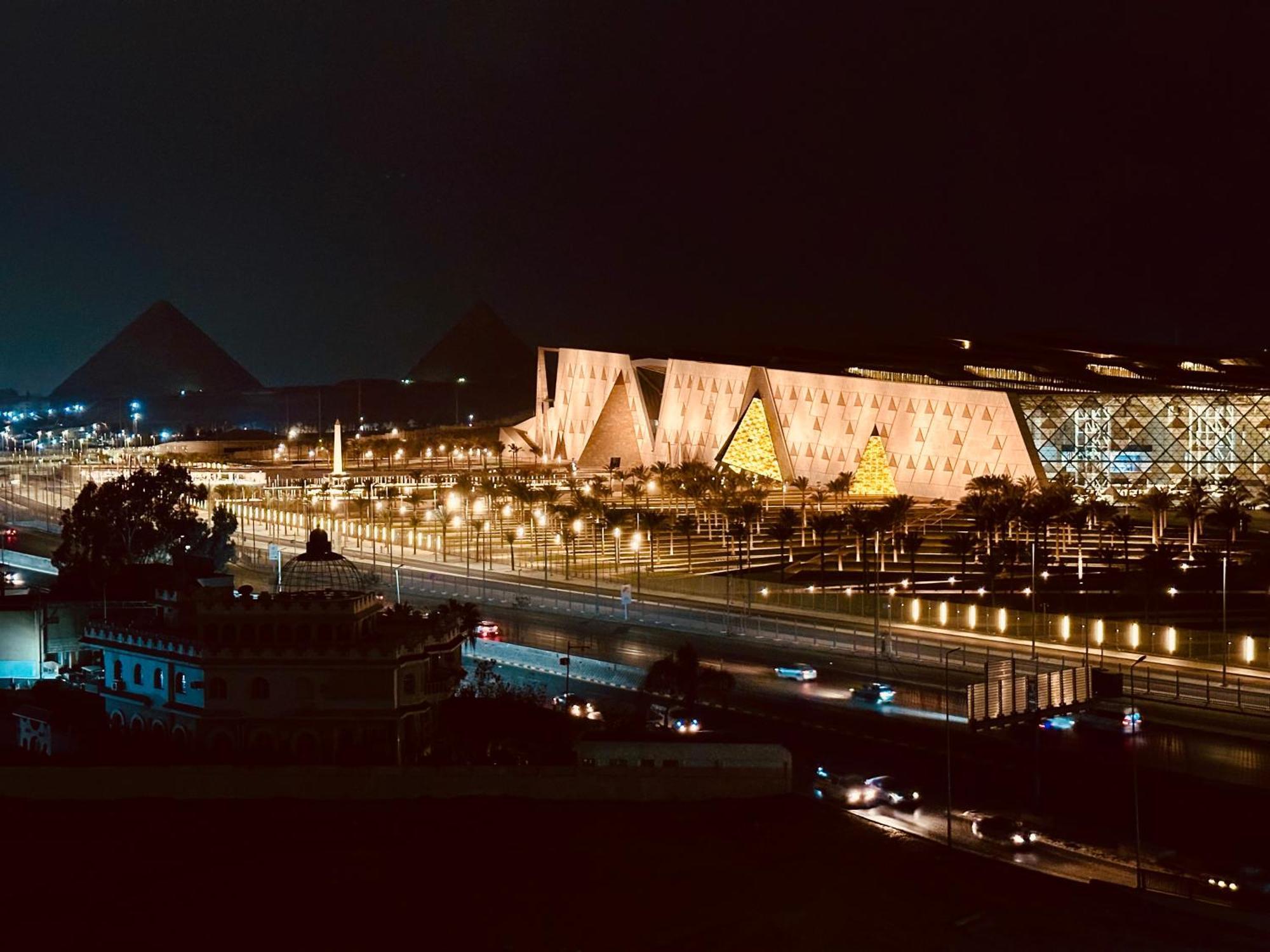 Grand Museum View * Nazlat as Sammān