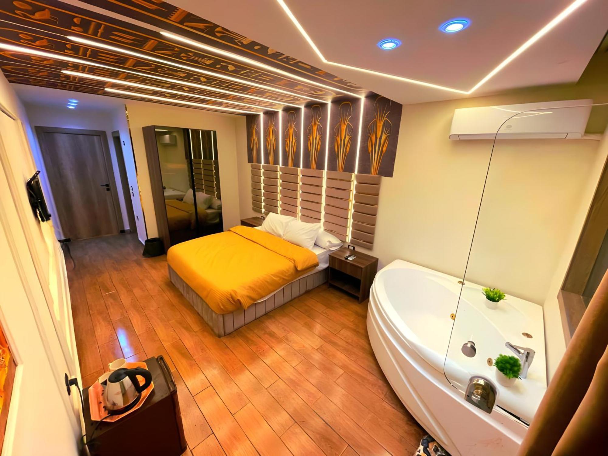 Hotel Golden Pyramids Of The Middle East