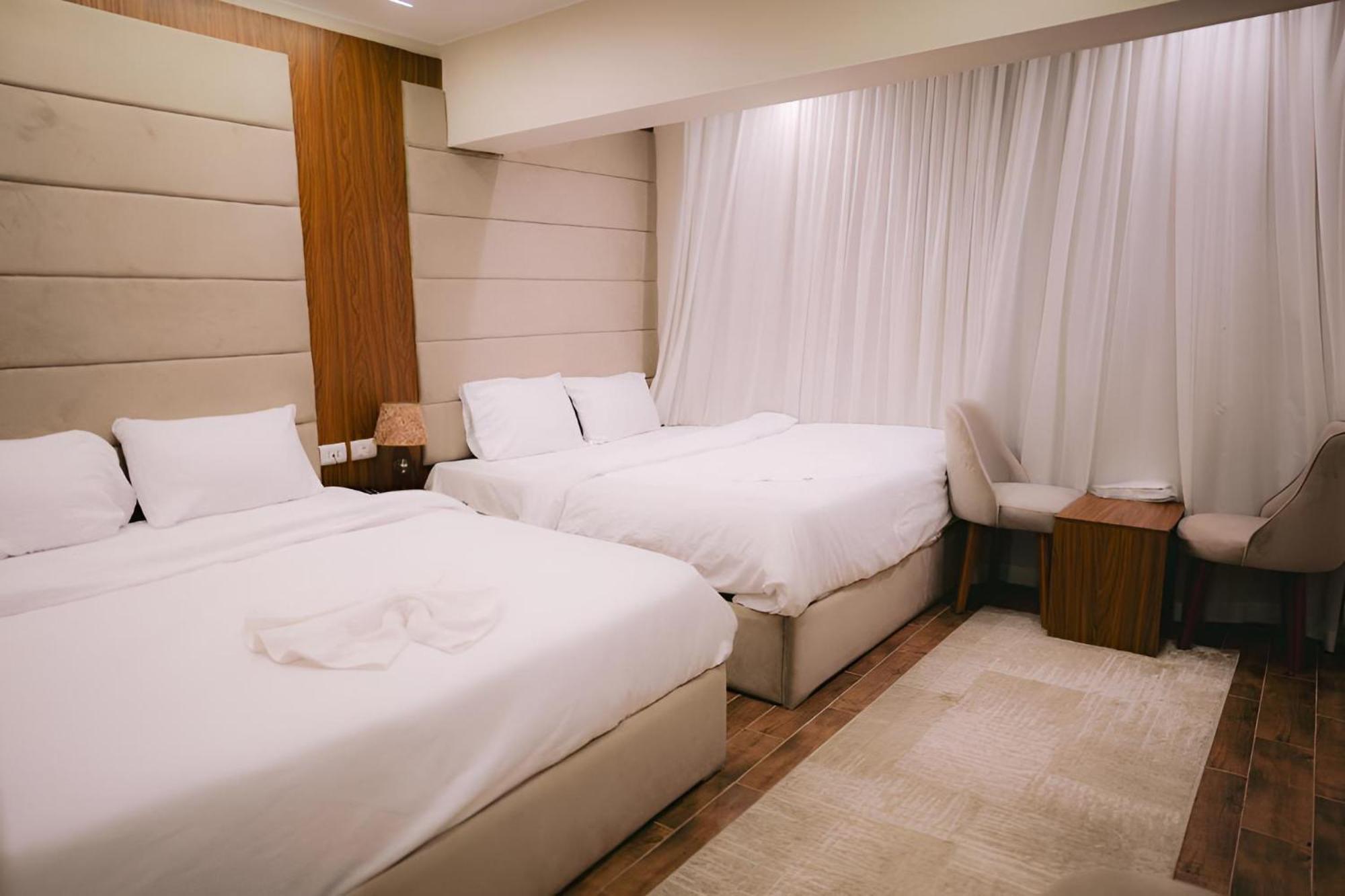 Hotel Golden Pyramids Of The Middle East