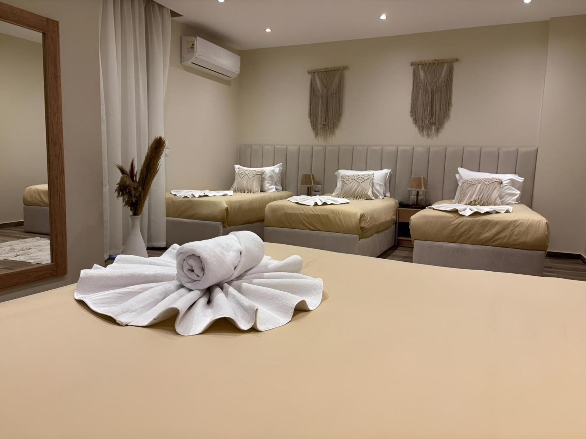 Golden Pyramids Of The Middle East Hotel Kafrat al Jabal