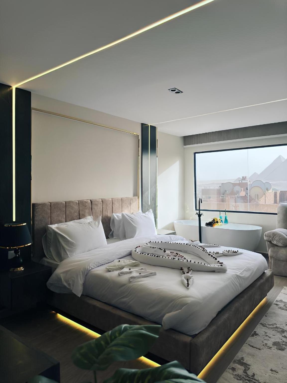 Golden Pyramids Of The Middle East 3*