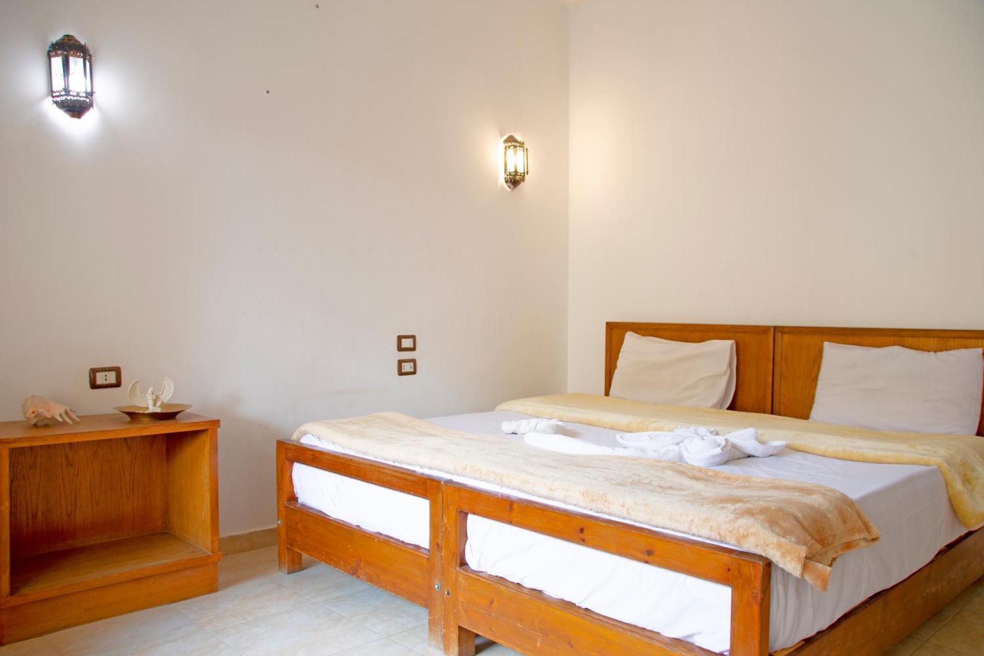 Thebes Hotel