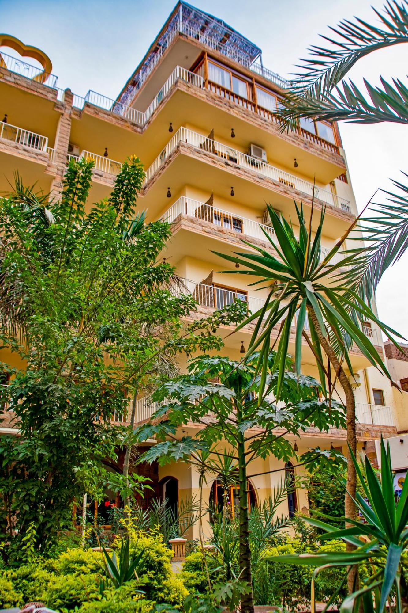 Hotel Thebes