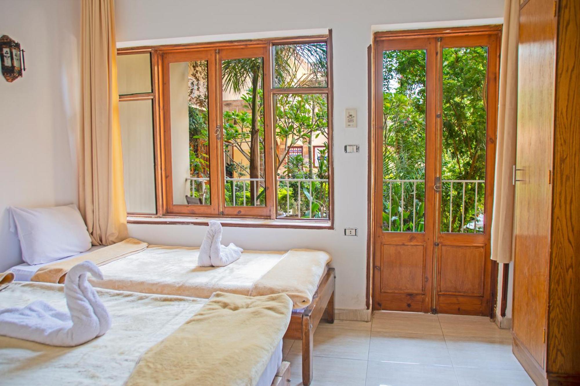 Hotel Thebes
