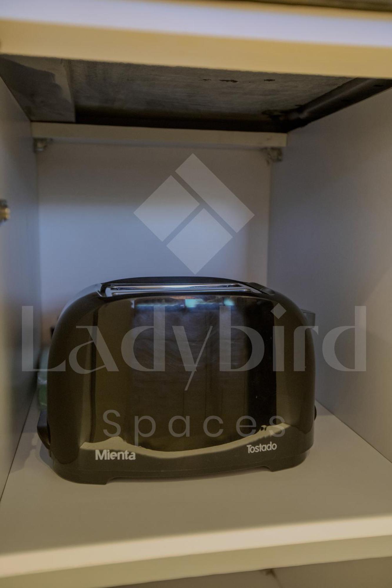 Ladybird - Veranda Celestia Apartament *